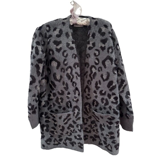 NEW Animal Print Cardigan Size Small Thick Fuzzy Cozy Urban Pockets CYRUS - Picture 1 of 7